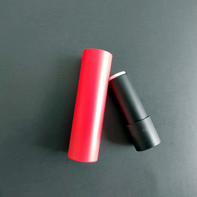 3.8g  lipstick tube with magnetic lid